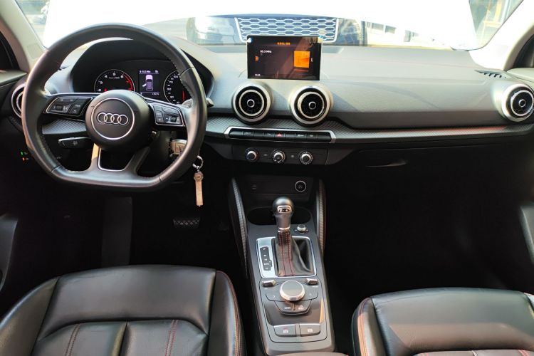 奥迪Q2L 2022款 35 TFSI 进取动感型中控内饰7002