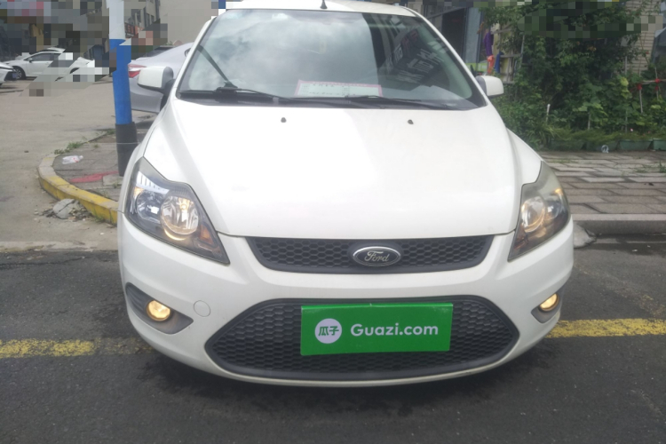 福特 福克斯 2013款 两厢经典 1.8L 自动基本型车身外观6001