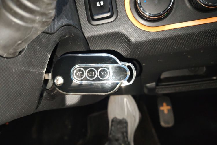 五菱汽车 宏光MINIEV 2021款 马卡龙夹心款 170km 磷酸铁锂中控内饰11