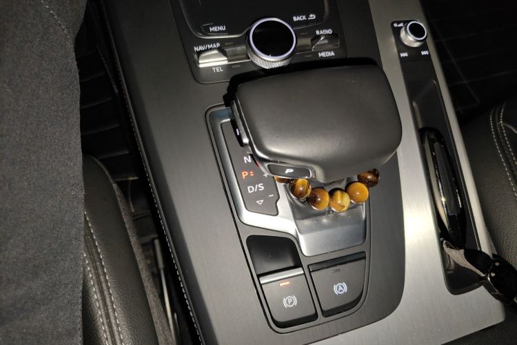 奥迪Q5L 2020款 改款 40 TFSI 荣享时尚型中控内饰18