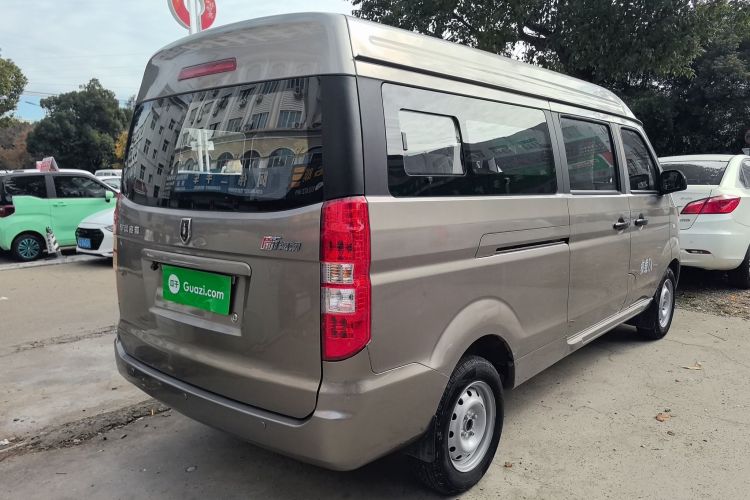 金杯 新海狮X30L 2021款 1.5L财富无空调版客车国VI SWC15M车身外观7