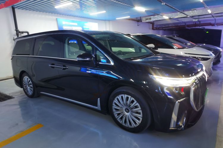 岚图汽车 岚图梦想家 2022款 0碳版 梦+智享包 475km车身外观3