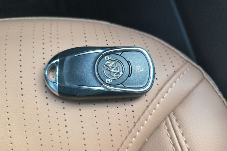 别克GL6 2021款 323T 轻混动互联豪华型中控内饰7001