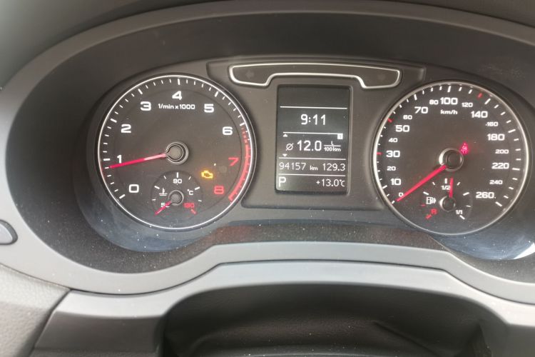 奥迪Q3 2013款 35 TFSI 舒适型中控内饰15