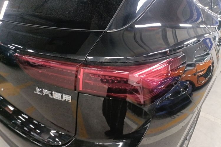 别克 昂科威 2025款 25T 进享白金版车身外观9