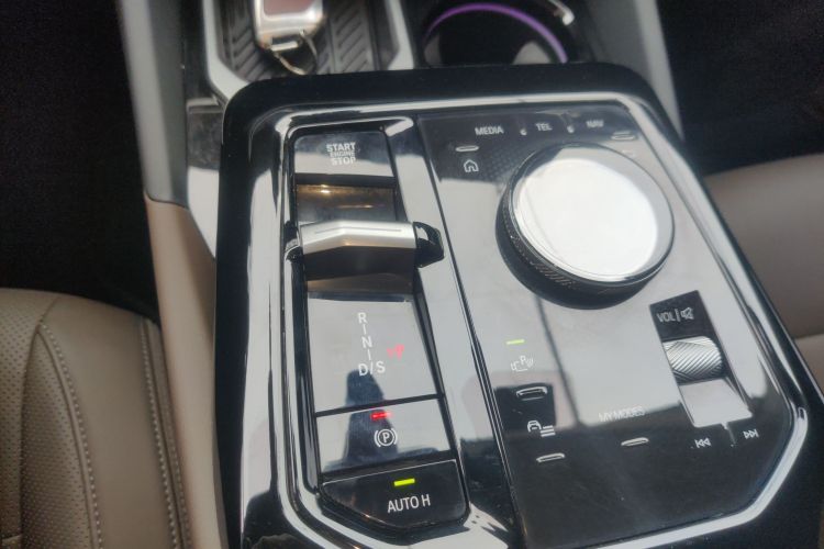 宝马5系 2024款 525Li M运动套装中控内饰18