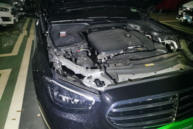 奔驰E级 2023款 改款 E 300 L 豪华型局部细节9006