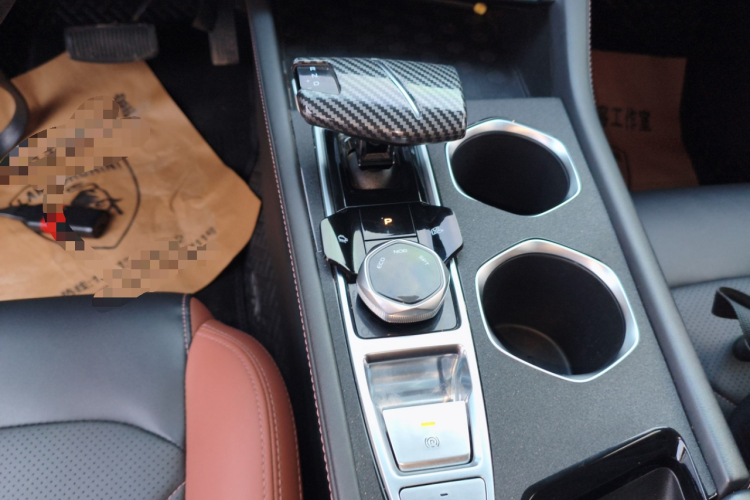 长安 逸动 2022款 PLUS 蓝鲸NE 1.4T GDI DCT尊贵版局部细节18