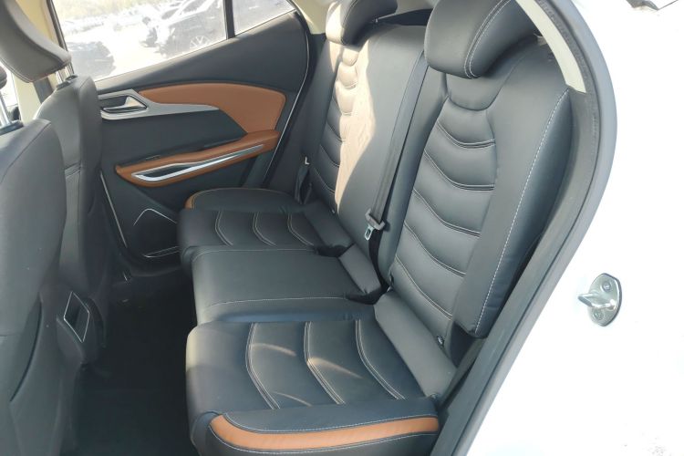 众泰T300 2017款 1.5L 手动豪华型中控内饰21