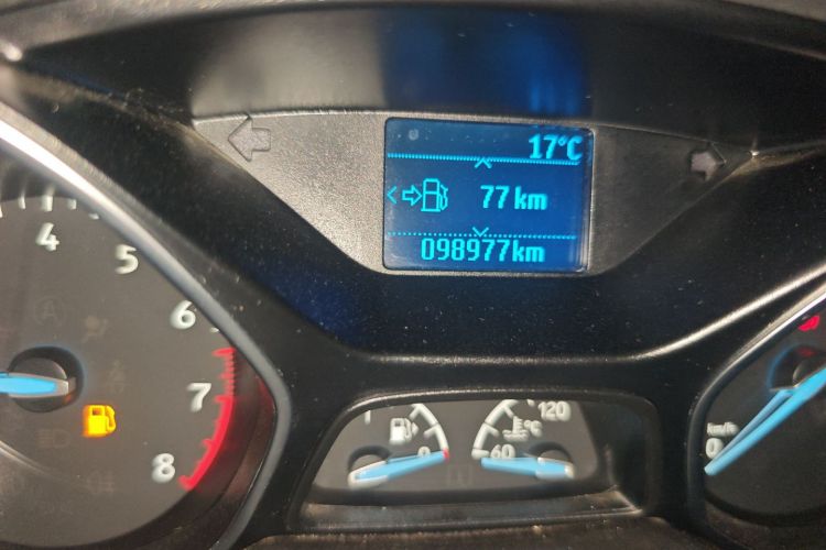 福特 福克斯 2017款 三厢 1.6L 手动风尚型智行版中控内饰15