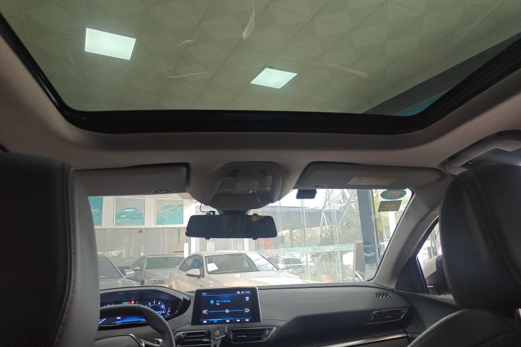 标致4008 2019款 改款 360THP 尝先版中控内饰22