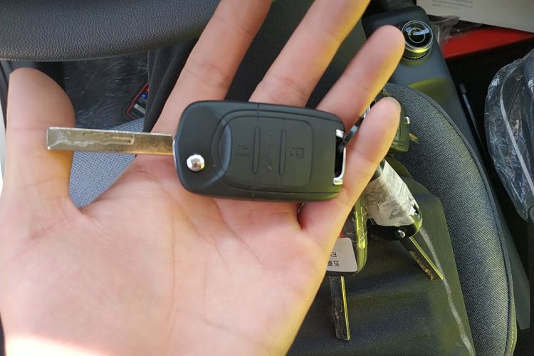 五菱汽车 五菱之光新能源 2025款 305km 进取型中控内饰7001