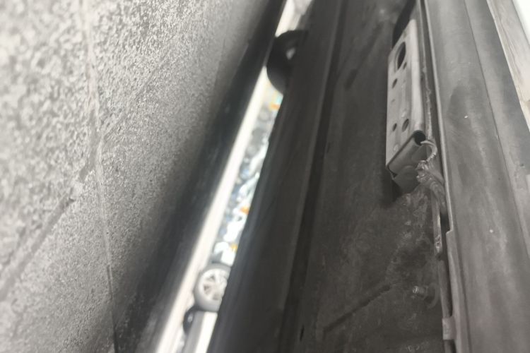 腾势D9 2022款 DM-i 1040 尊贵型局部细节9003