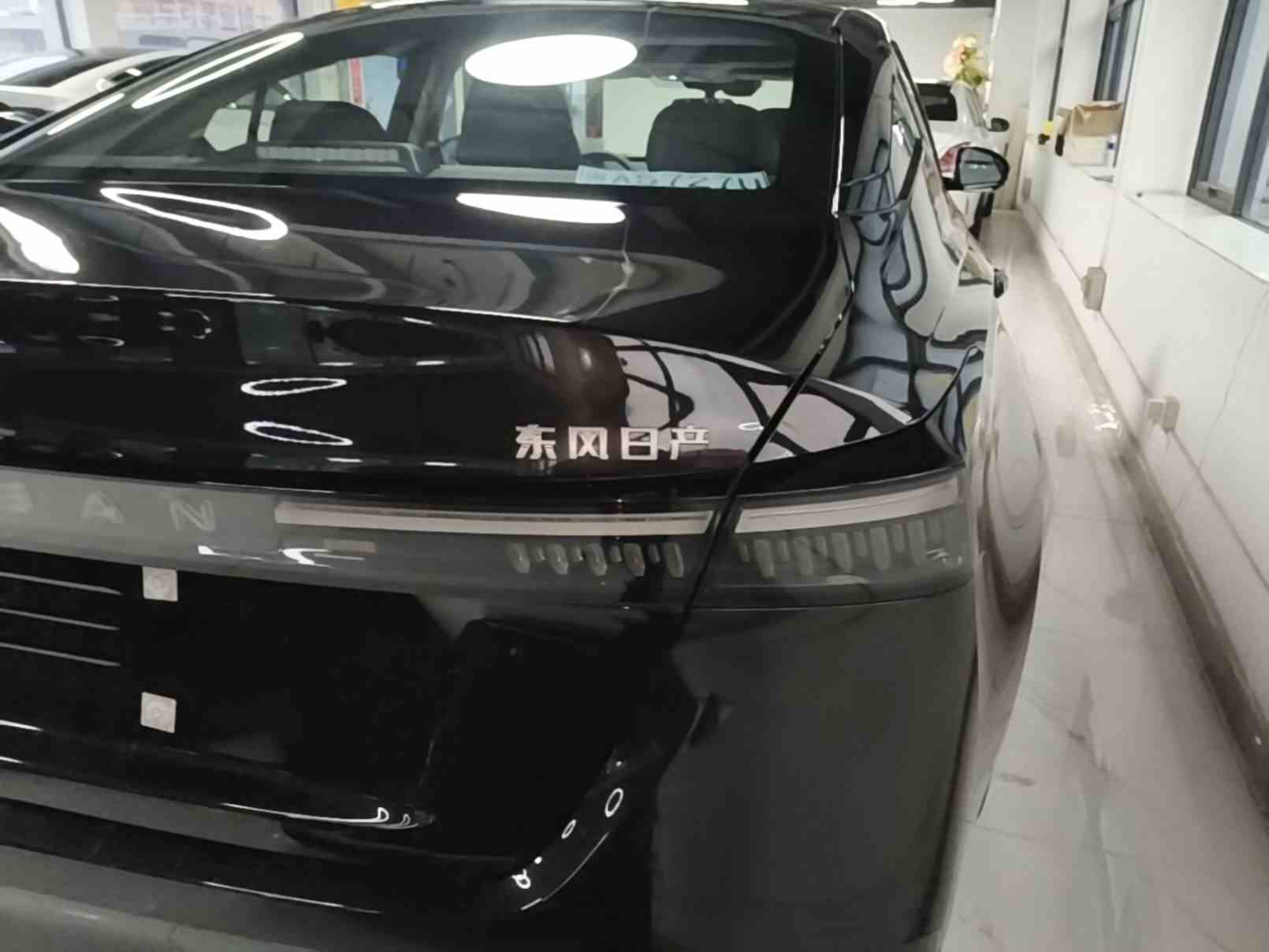 日产 天籁 2026款 鸿蒙座舱 2.0L 智能超舒适版(2)