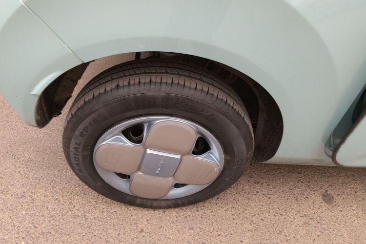 吉利银河 2024款 熊猫mini 200km 龙腾PRO版车身外观6008