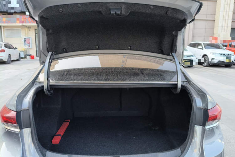 别克 英朗 2018款 18T 自动精英型机舱底盘23