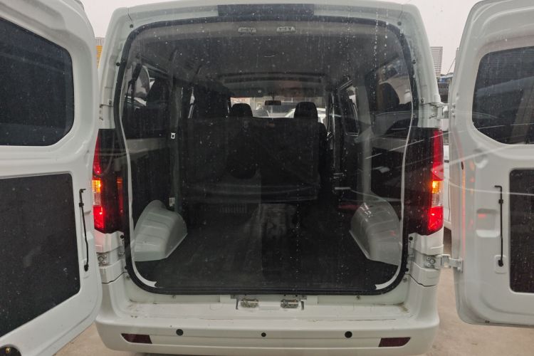 长安凯程 长安睿行EM60 2025款 客运版 舒适型 6座 240km 对开门 60kW机舱底盘23