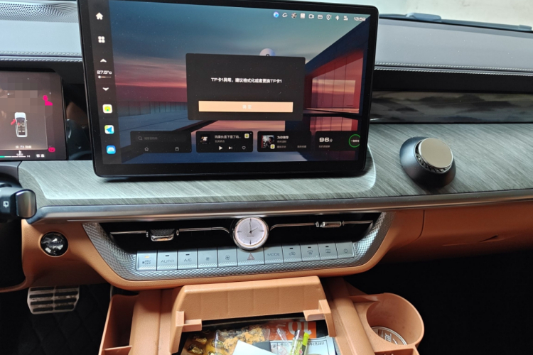 坦克500 2022款 3.0T 运动版 造境型 5座中控内饰16