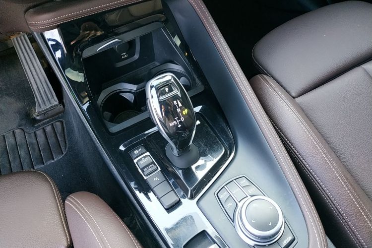 宝马X2 2021款 改款 sDrive25i M运动套装中控内饰18