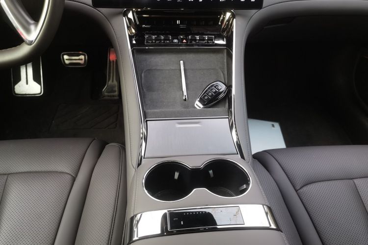 腾势Z9 2024款 1100km 四驱Ultra版中控内饰18