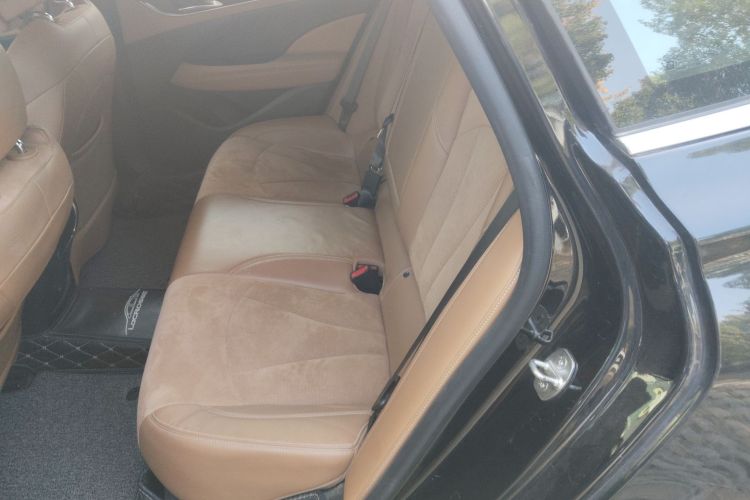 别克 君越 2020款 652T 尊贵型中控内饰21