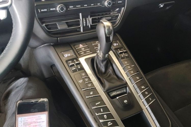 保时捷 2018款 Macan 2.0T中控内饰18