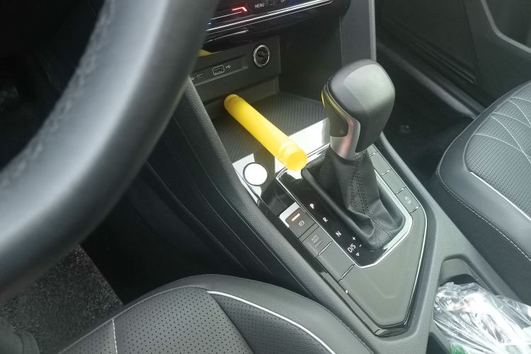 大众 途观L 2024款 300TSI 自动两驱智享版中控内饰18