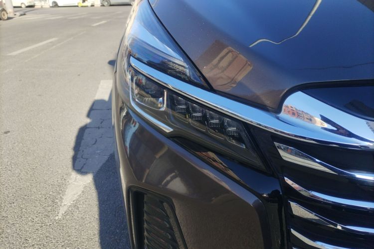 别克GL8 2023款 陆上公务舱 舒适型车身外观8