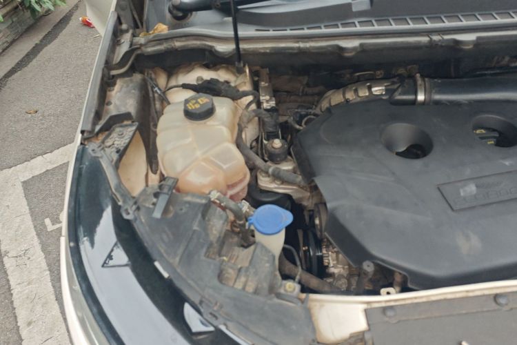 福特 锐界 2016款 EcoBoost 245 四驱豪锐型 7座机舱底盘25