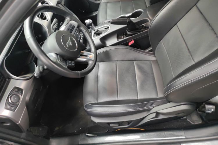 福特 Mustang 2021款 2.3T EcoBoost中控内饰19