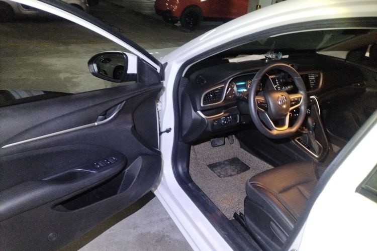 别克 英朗 2021款 改款 典范 1.5L 自动精英型中控内饰20