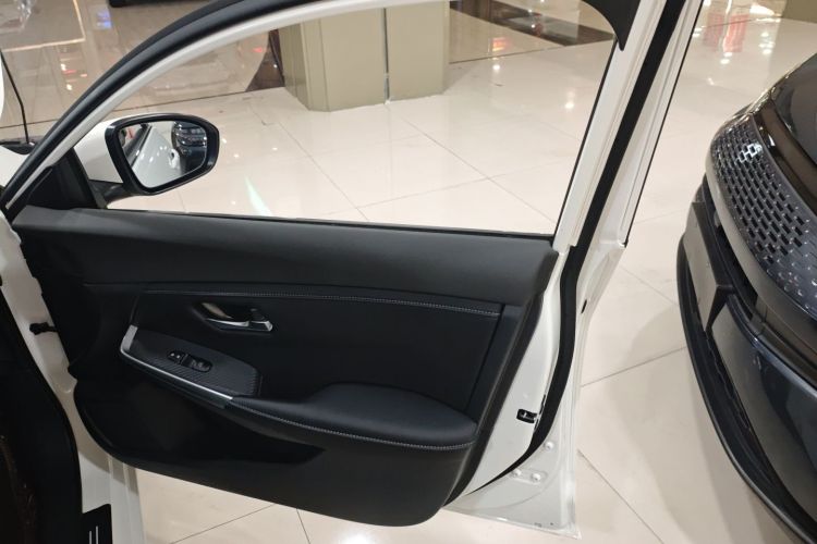 日产 轩逸 2023款 1.6L CVT悦享版中控内饰7005