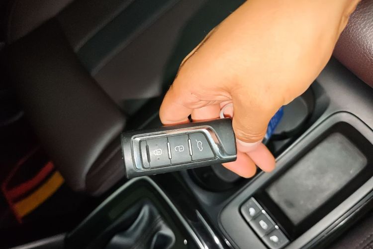 广汽传祺 传祺GS4 2018款 235T 自动两驱豪华智联版中控内饰7001