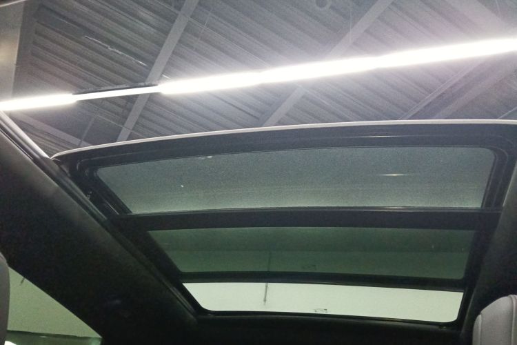 凯迪拉克XT5 2022款 2.0T 两驱豪华型中控内饰22