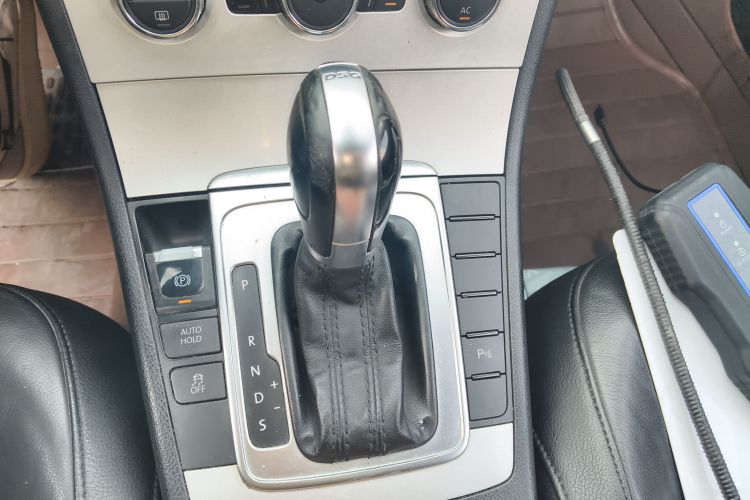 大众 迈腾 2012款 1.8TSI 豪华型中控内饰18