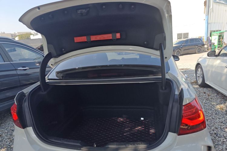 宝马1系 2023款 120i M运动版局部细节23