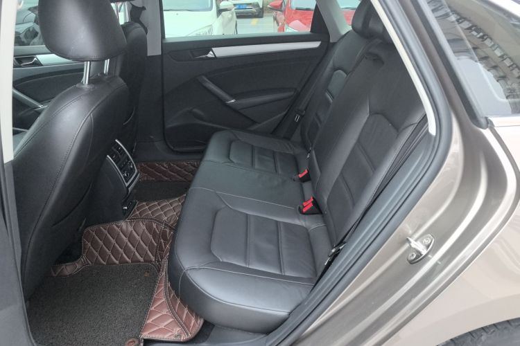 大众 帕萨特 2014款 1.8TSI DSG尊荣版中控内饰21