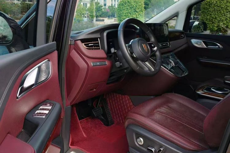 红旗HQ9 2023款 2.0T 智联旗畅版中控内饰20