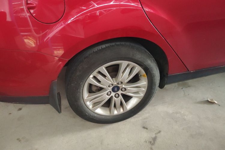 福特 福克斯 2012款 三厢 1.6L 自动舒适型车身外观6008