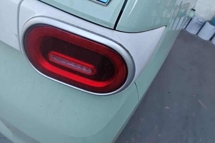 五菱汽车 宏光MINIEV 2024款 第三代 215km 青春版车身外观9