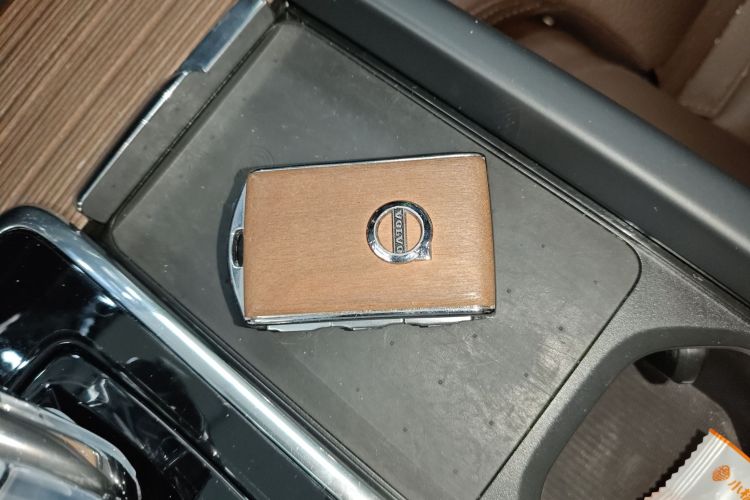 沃尔沃XC60 2024款 B5 四驱智远豪华版中控内饰7001