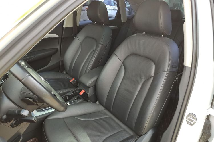 奥迪Q3(进口) 2012款 35 TFSI quattro 舒适型局部细节19