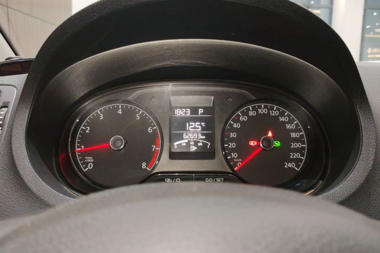 大众 Polo 2016款 1.4L 自动风尚型中控内饰14