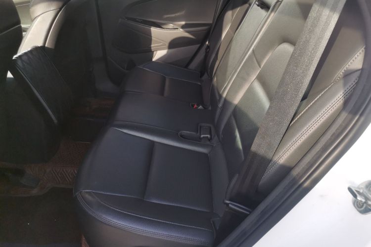 现代 途胜 2018款 1.6T 双离合两驱15周年特别版中控内饰7004