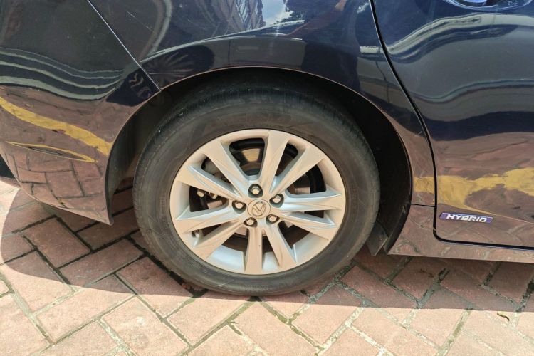 雷克萨斯CT 2014款 CT200h 精英版 单色车身外观56