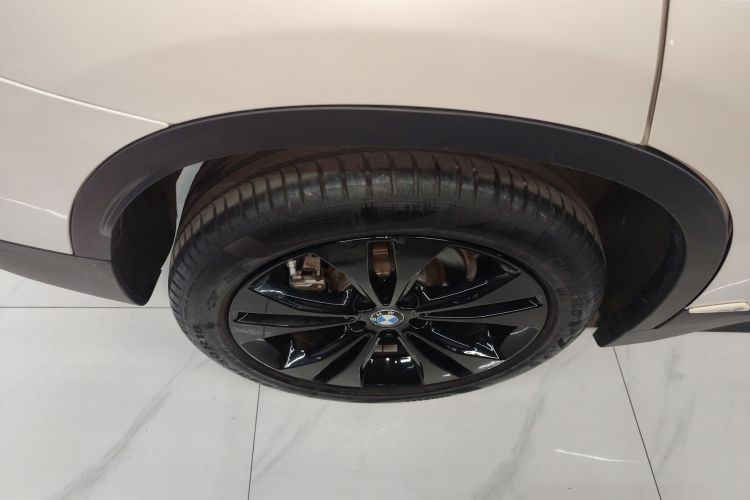 宝马X1 2020款 sDrive20Li 时尚型车身外观6008