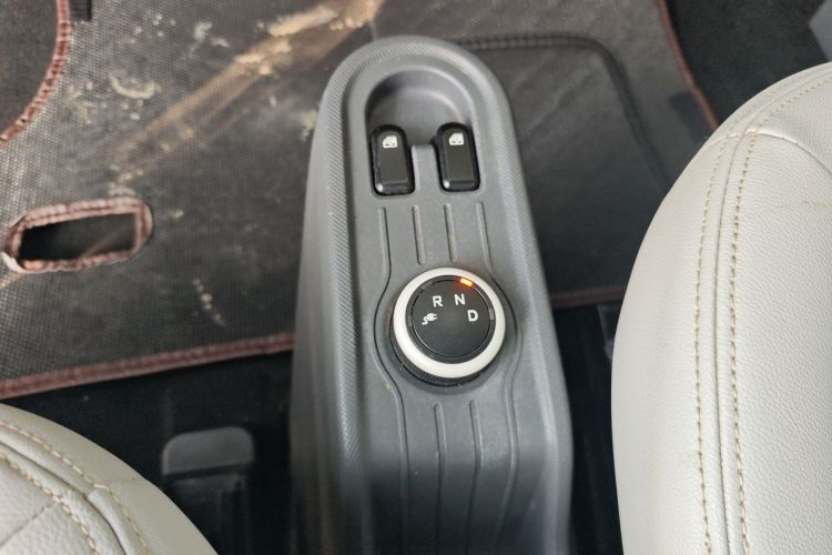 五菱汽车 宏光MINIEV 2022款 马卡龙臻享款 磷酸铁锂中控内饰18