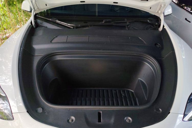 特斯拉 Model Y 2021款 长续航全轮驱动版局部细节24