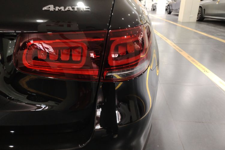 奔驰GLC 2022款 改款三 GLC 300 L 4MATIC 豪华型车身外观9