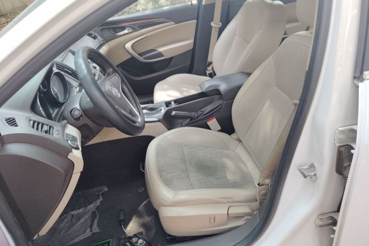 别克 君威 2014款 2.0L 领先时尚型中控内饰19